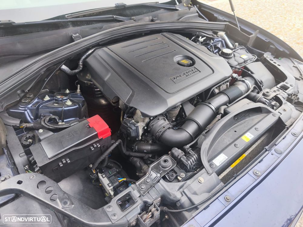 Jaguar F-Pace 20d AWD Aut. R-Sport - 12