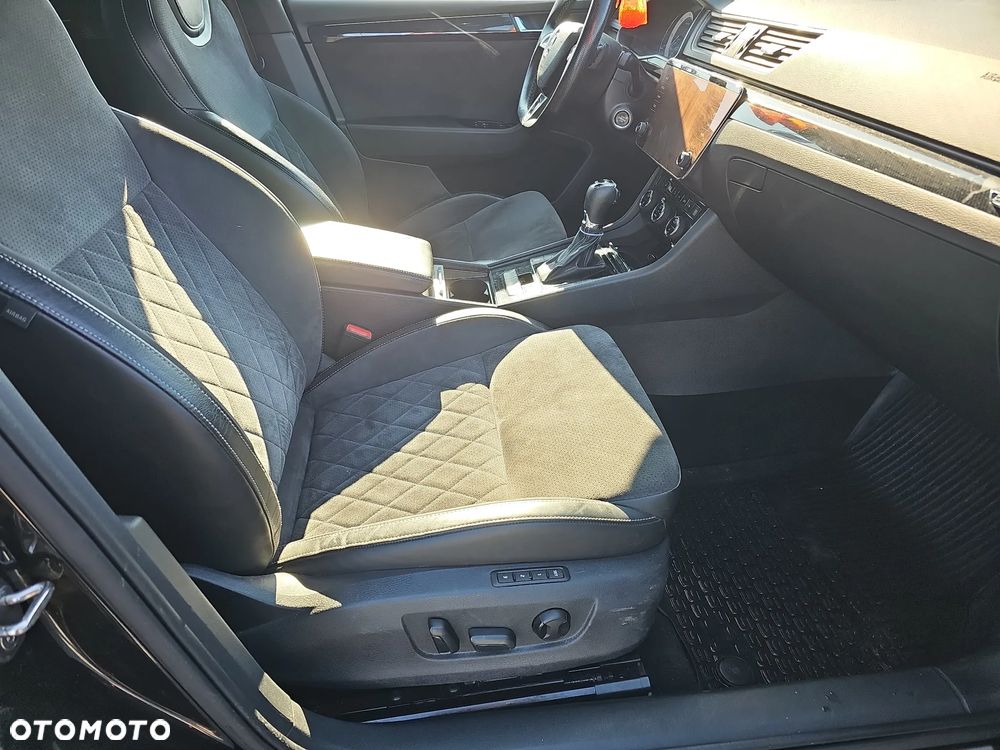 Skoda Superb 2.0 TDI Sportline DSG - 19