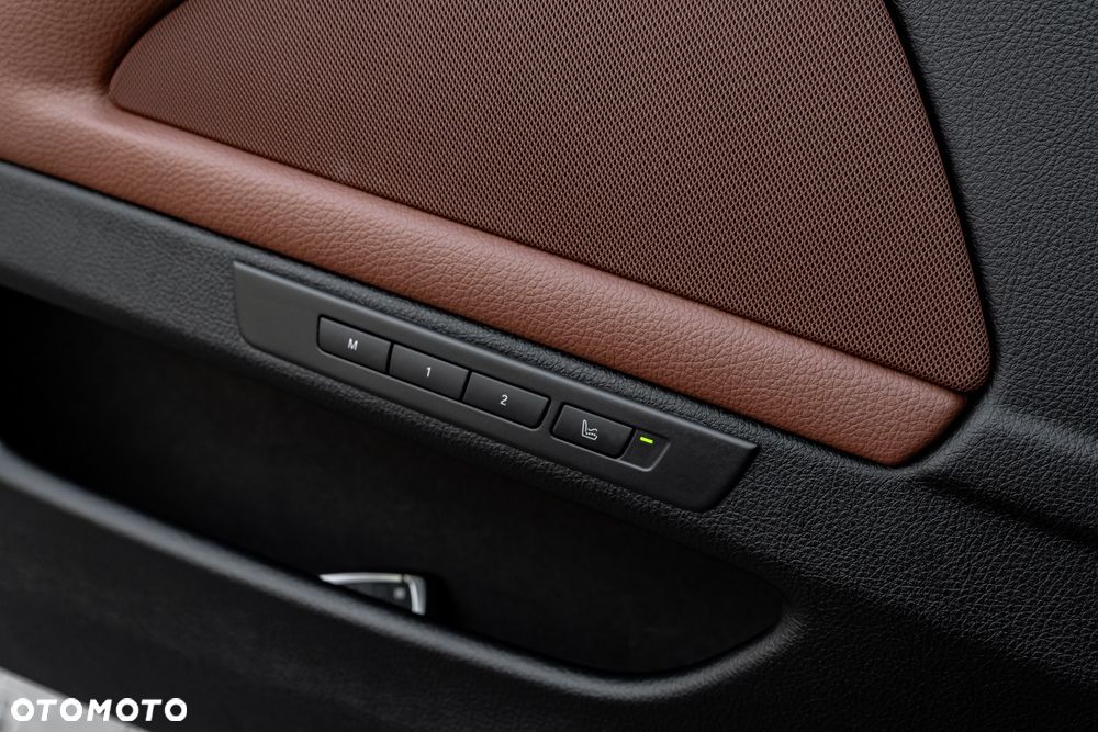 BMW Seria 5 M550d xDrive - 32