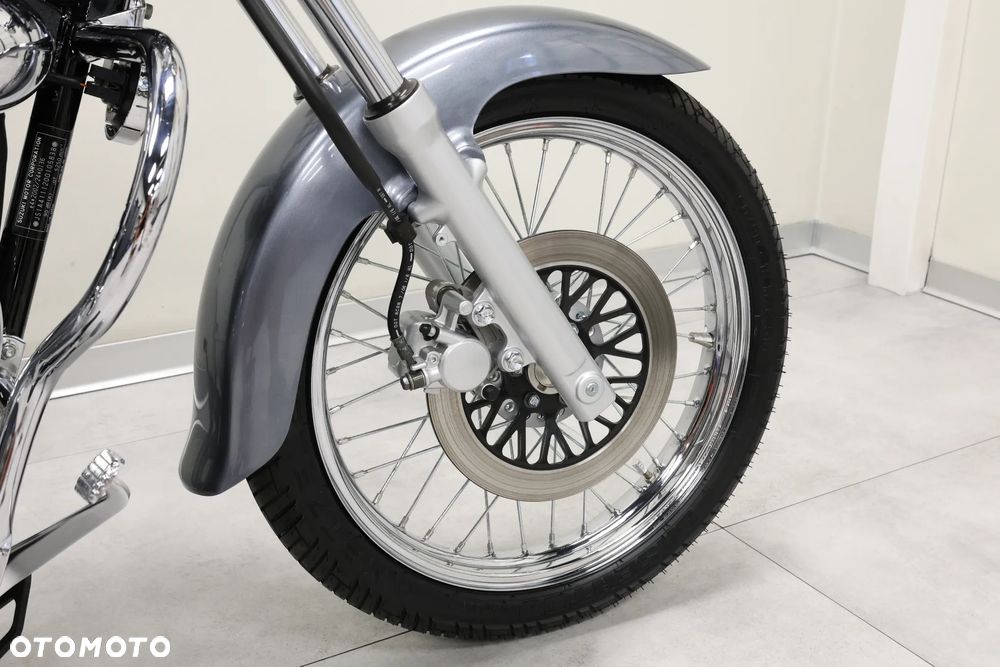Suzuki Intruder - 32