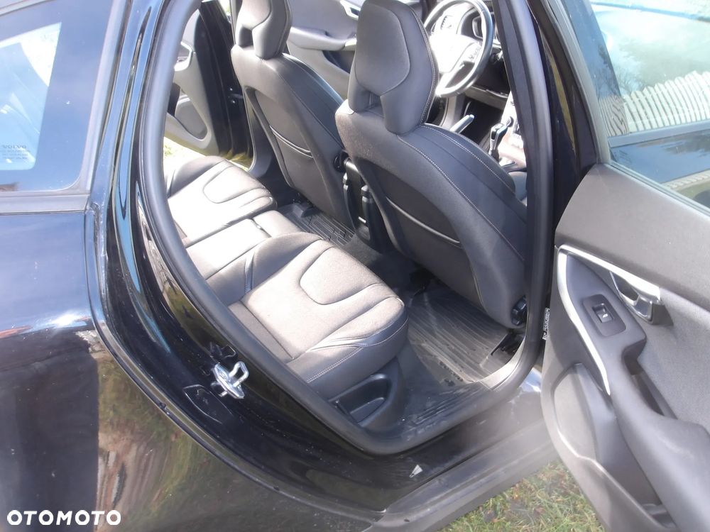 Volvo V40 T3 Momentum - 12