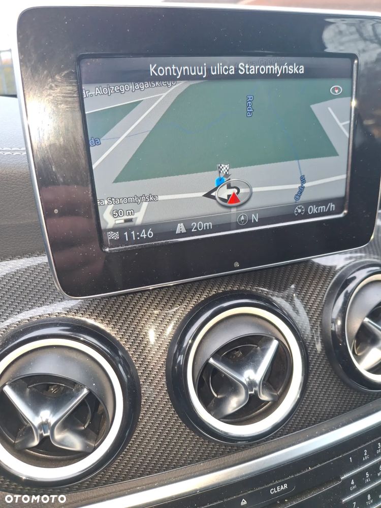 Mercedes-Benz GLA 200 7G-DCT - 8