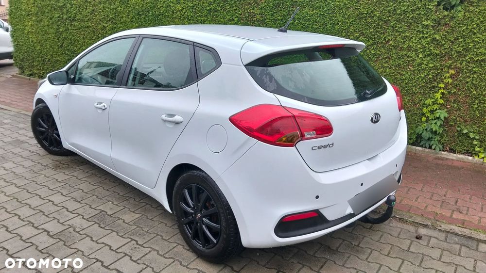 Kia Ceed - 15