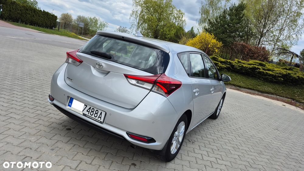 Toyota Auris - 4