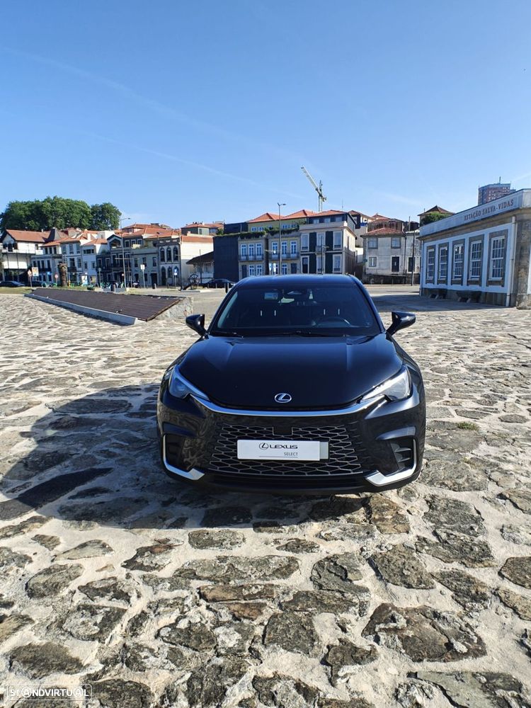 Lexus LBX - 12