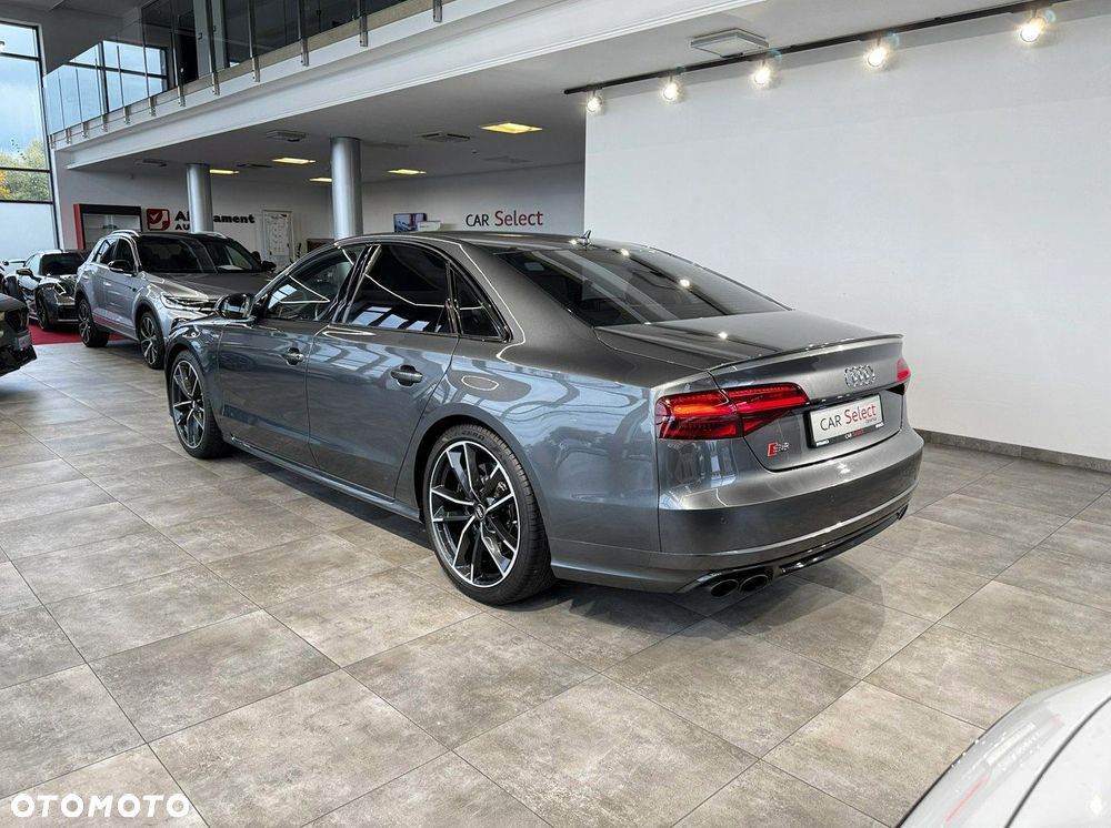 Audi S8 - 7