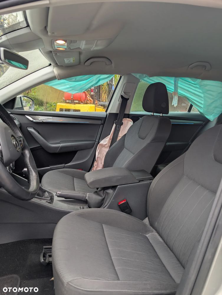 Skoda Octavia 2.0 TDI Ambition DSG - 14