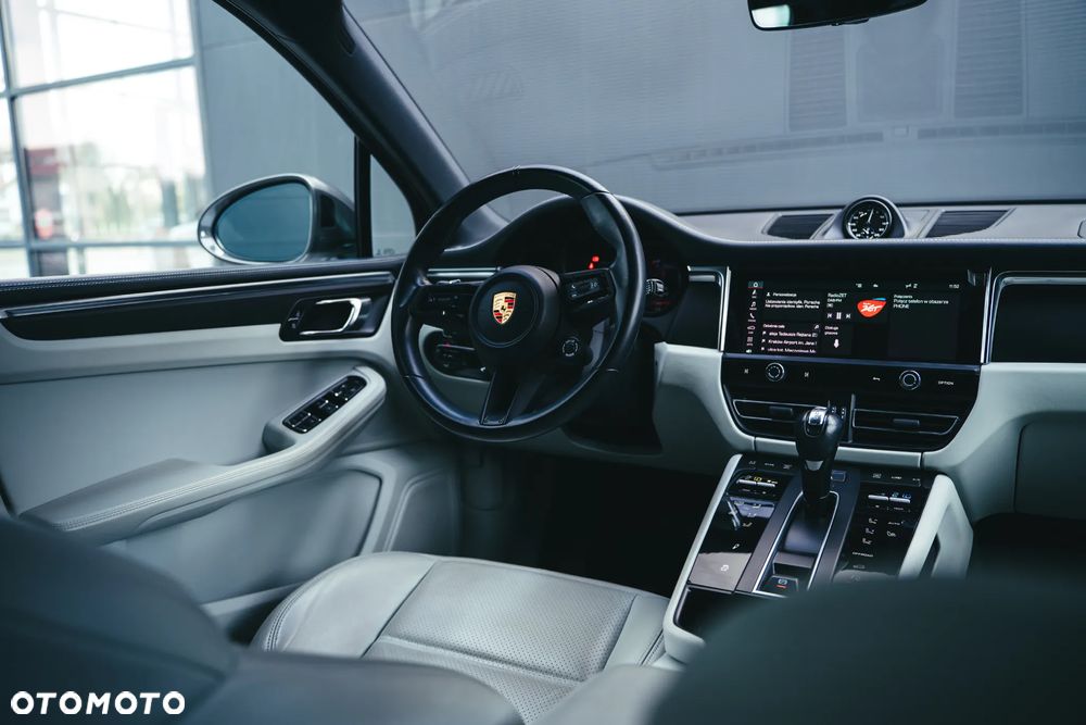 Porsche Macan T - 16