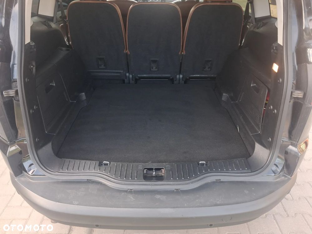 Ford S-Max - 37