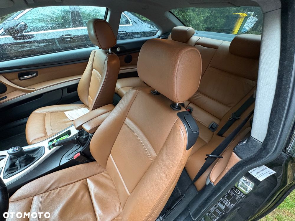 BMW Seria 3 320i - 4