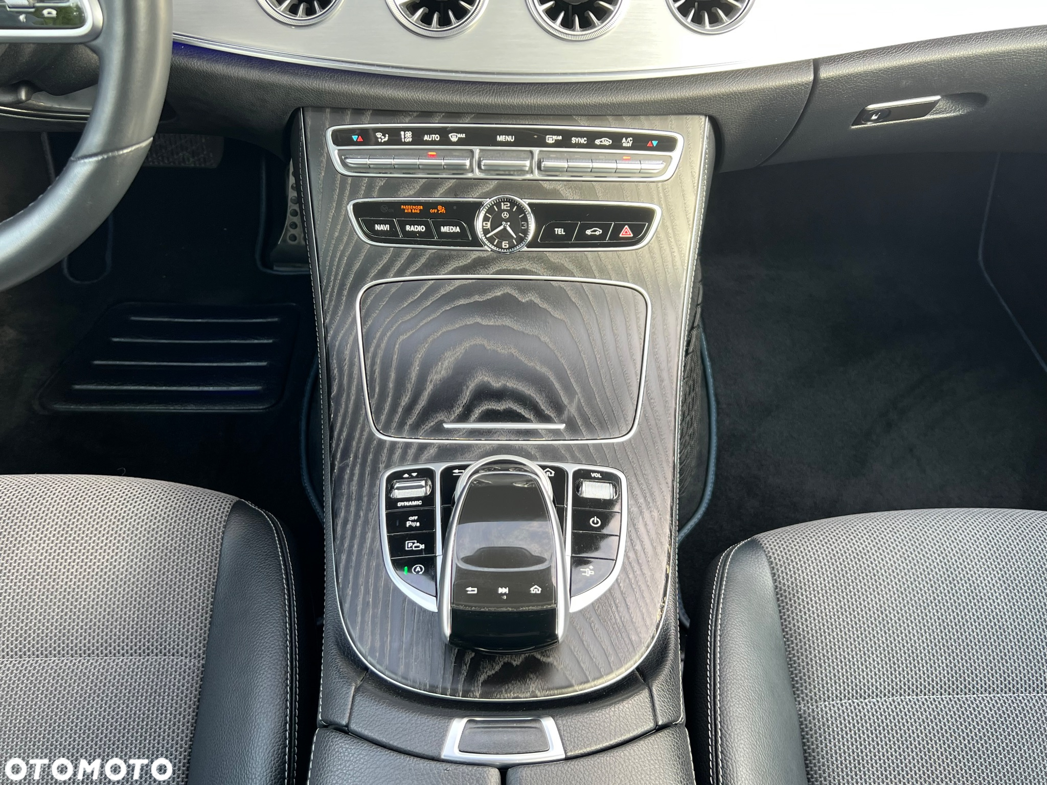 Mercedes-Benz Klasa E 220 d Coupe 9G-TRONIC - 33
