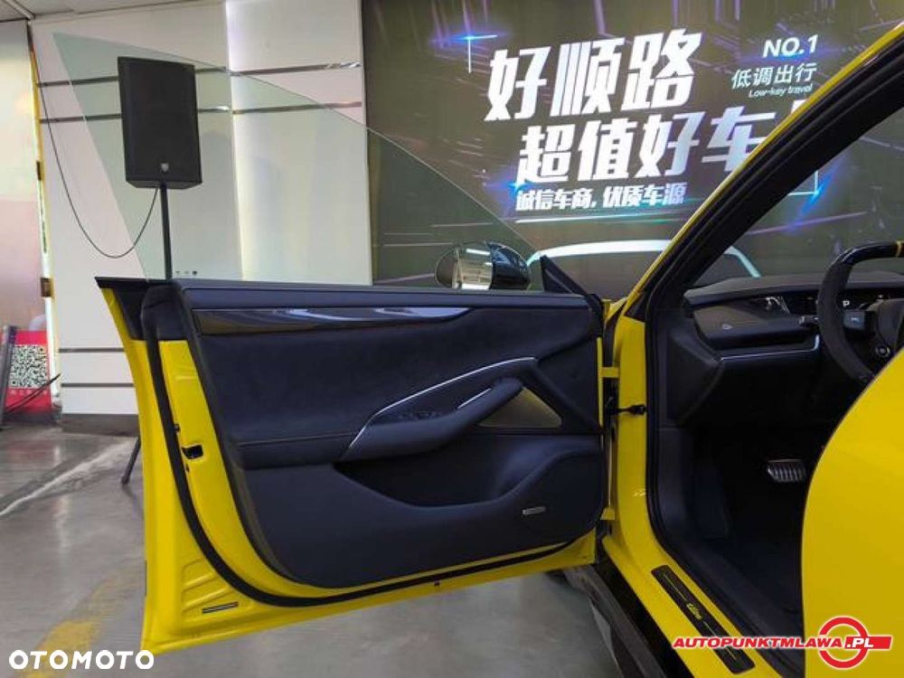 Xiaomi SU7 - 12