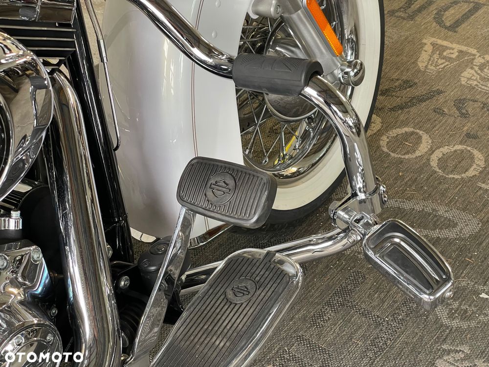 Harley-Davidson Softail Deluxe - 11