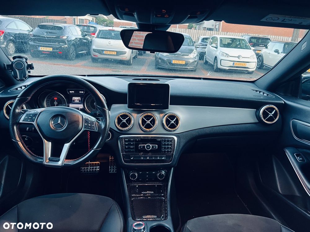 Mercedes-Benz CLA 200 7G-DCT - 9