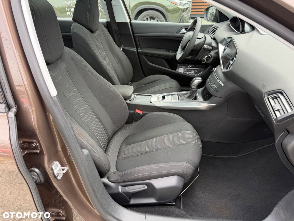 Peugeot 308 BlueHDi 150 EAT6 Stop & Start Business-Line - 32