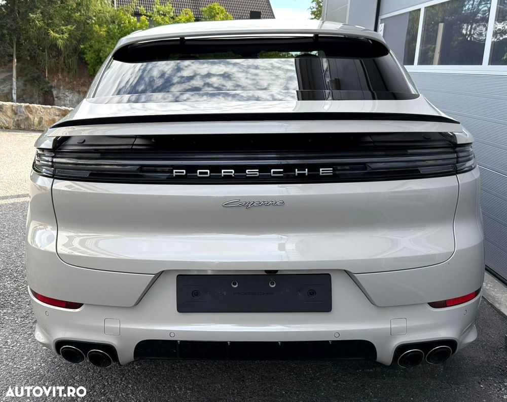 Porsche Cayenne Coupe E-Hybrid - 12