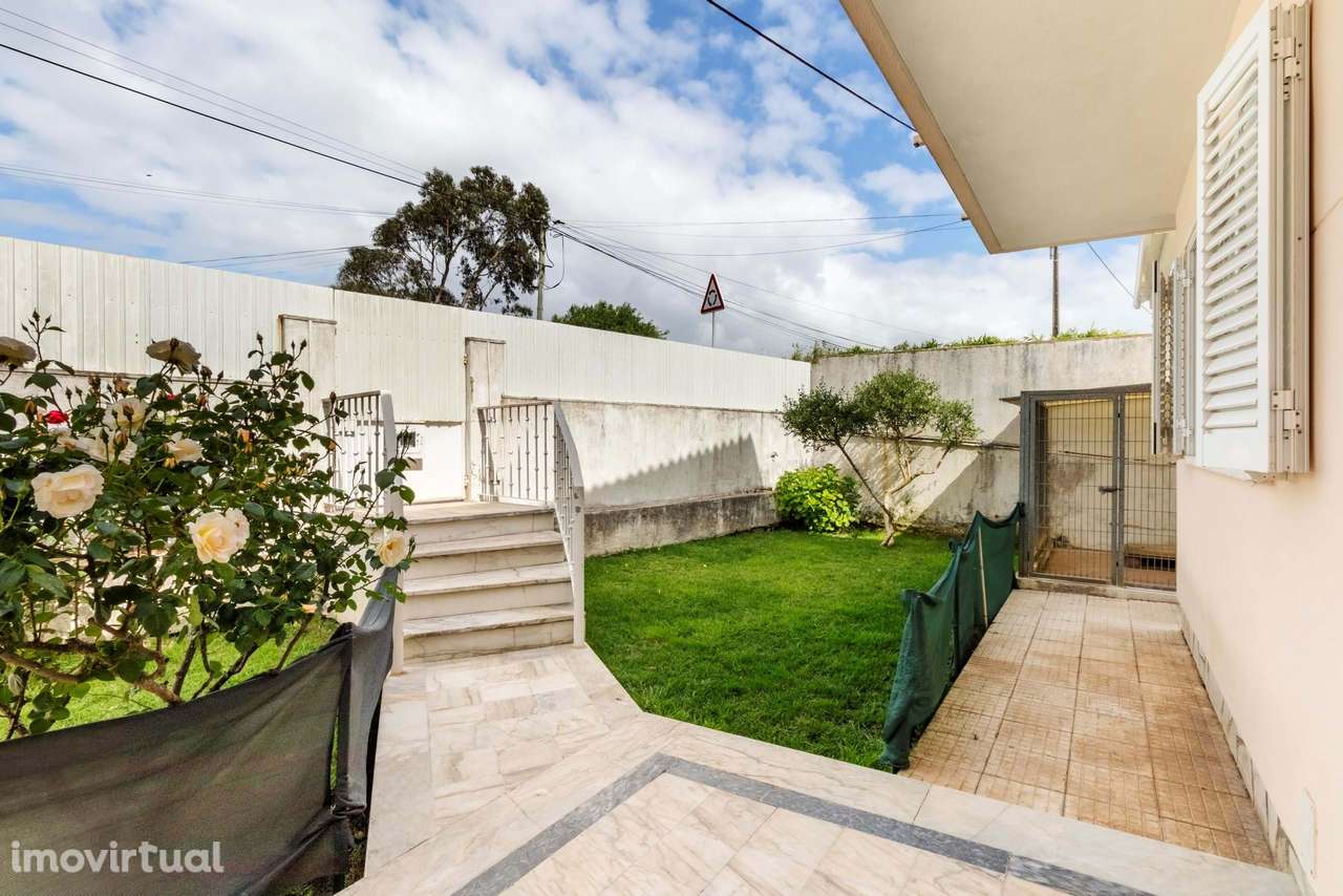 Moradia T5 c/ Anexo e Terreno de 735m2 em Sacotes, Mem Martins - Grande imagem: 4/60