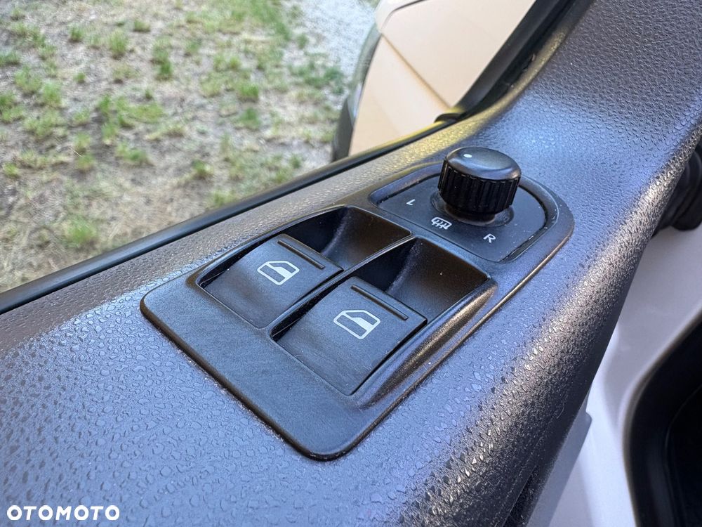 Volkswagen Transporter - 16