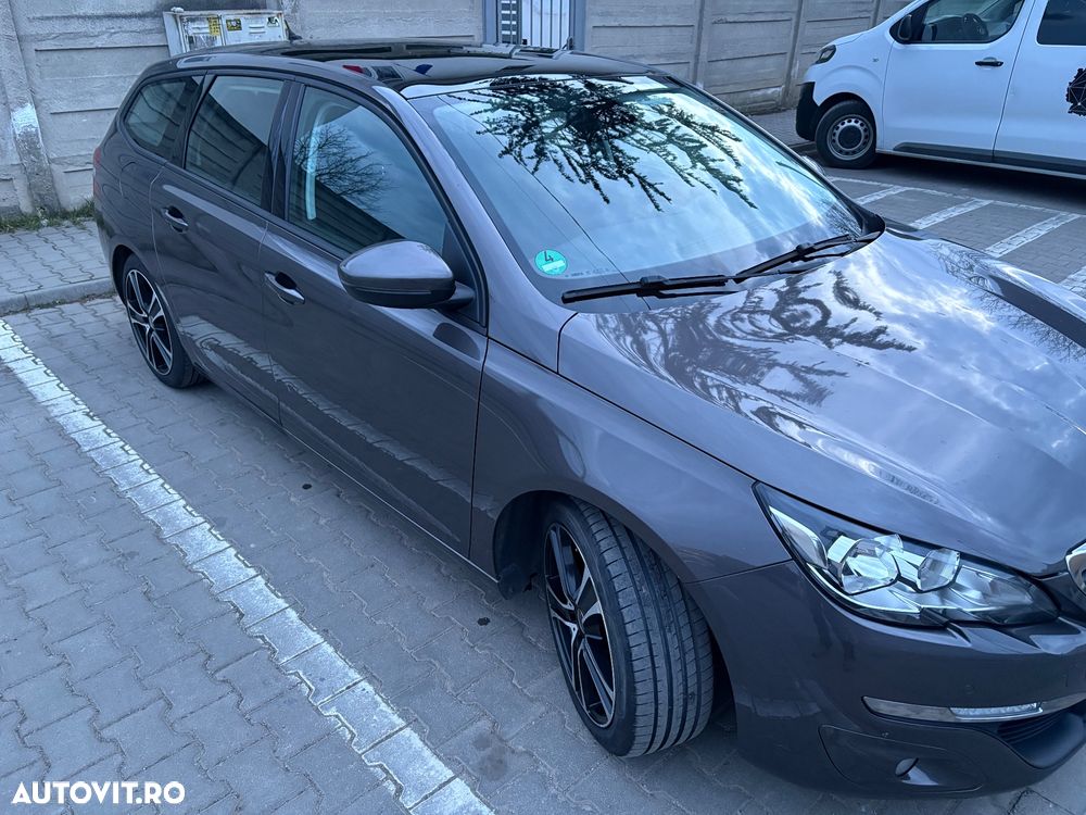 Peugeot 308 1.2 L PureTech Turbo Allure - 8