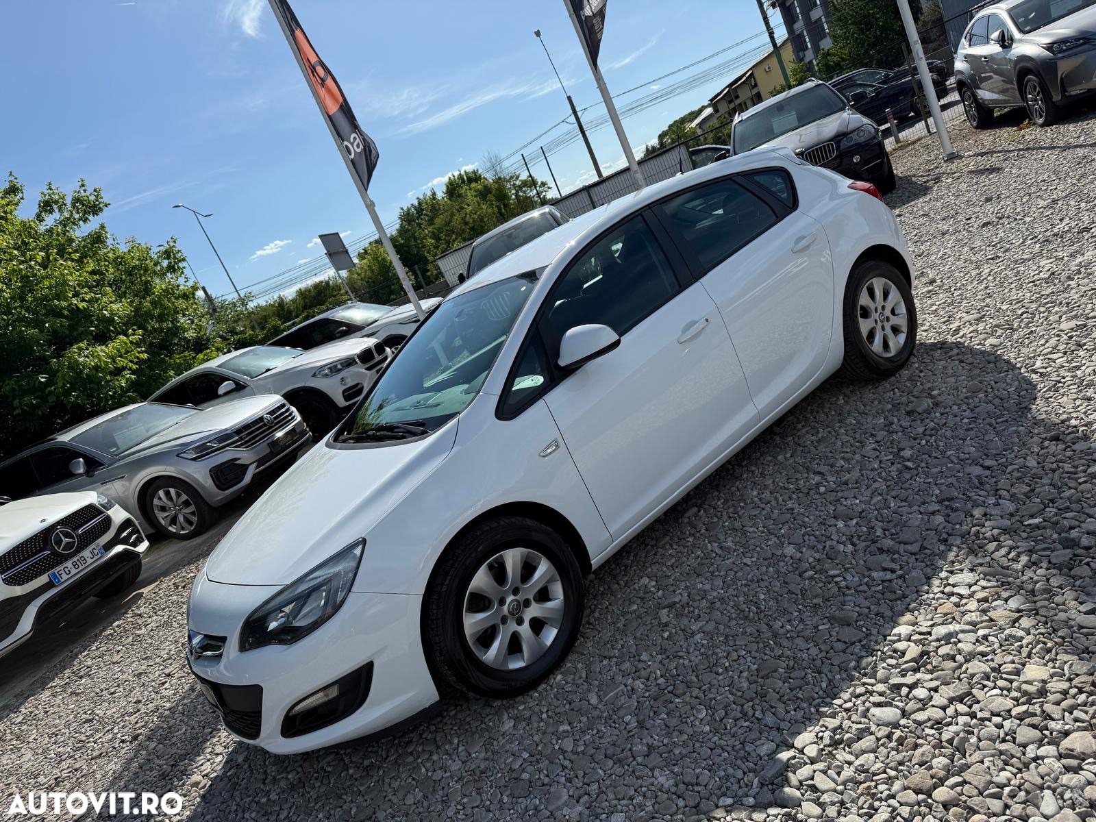 Opel Astra 1.6 CDTI DPF ecoFLEX Start/Stop Style - 4