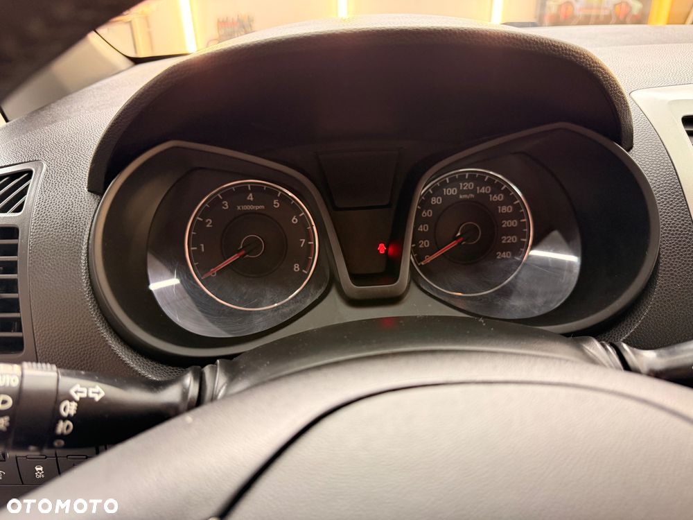 Hyundai ix20 1.6 BlueDrive Classic + - 21