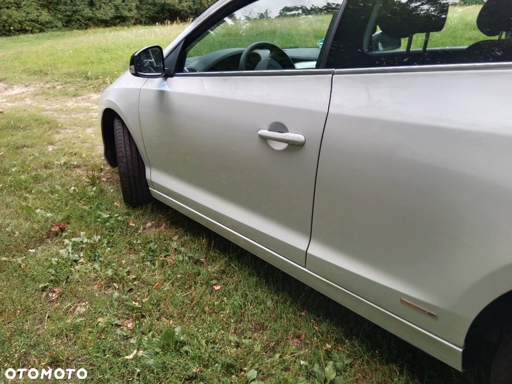 Renault Laguna 2.0 dCi Monaco GP2 - 40