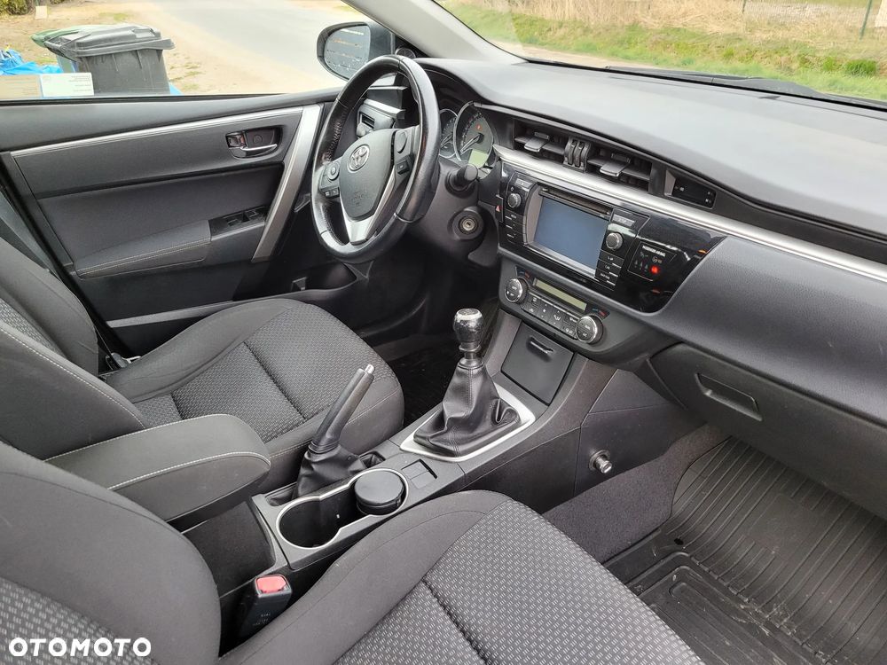 Toyota Corolla 1.6 Premium + - 10
