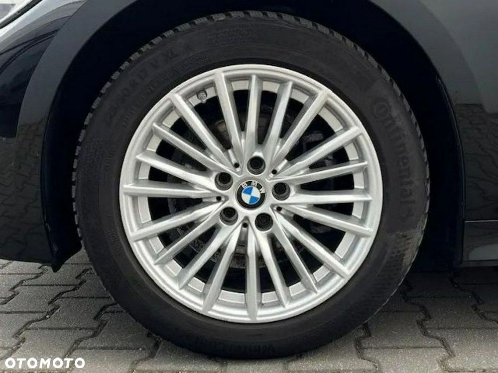 BMW Seria 3 318d Sport Line - 13