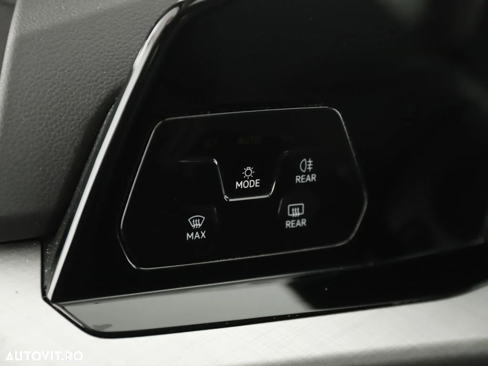 Volkswagen Golf 2.0 TDI SCR DSG Life - 22