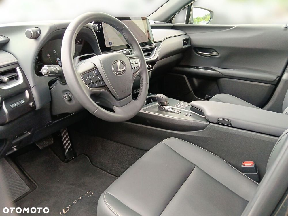 Lexus UX 300h F Sport Design - 11