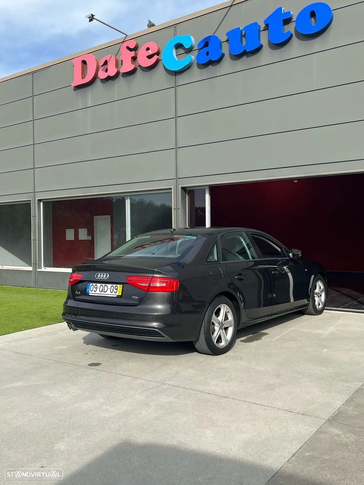 Audi A4 2.0 TDI S-line - 2