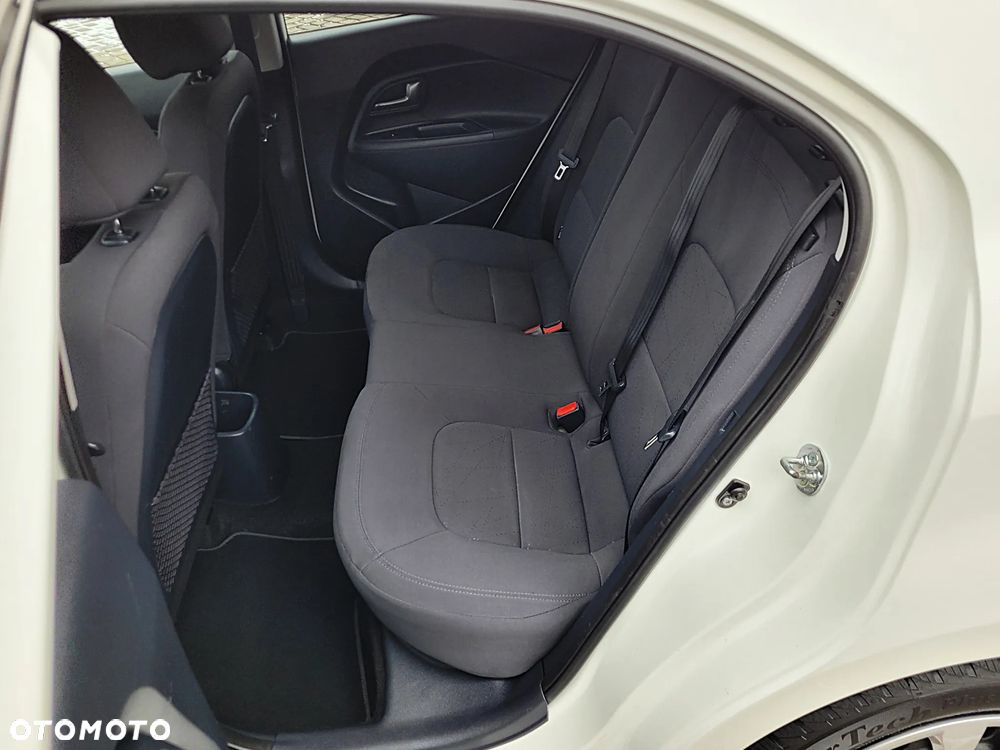 Kia Rio 1.2 Business Line - 23