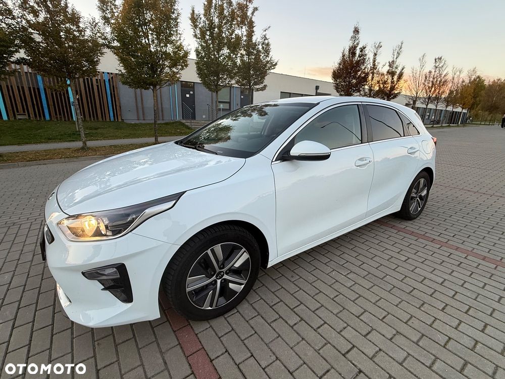 Kia Ceed - 11
