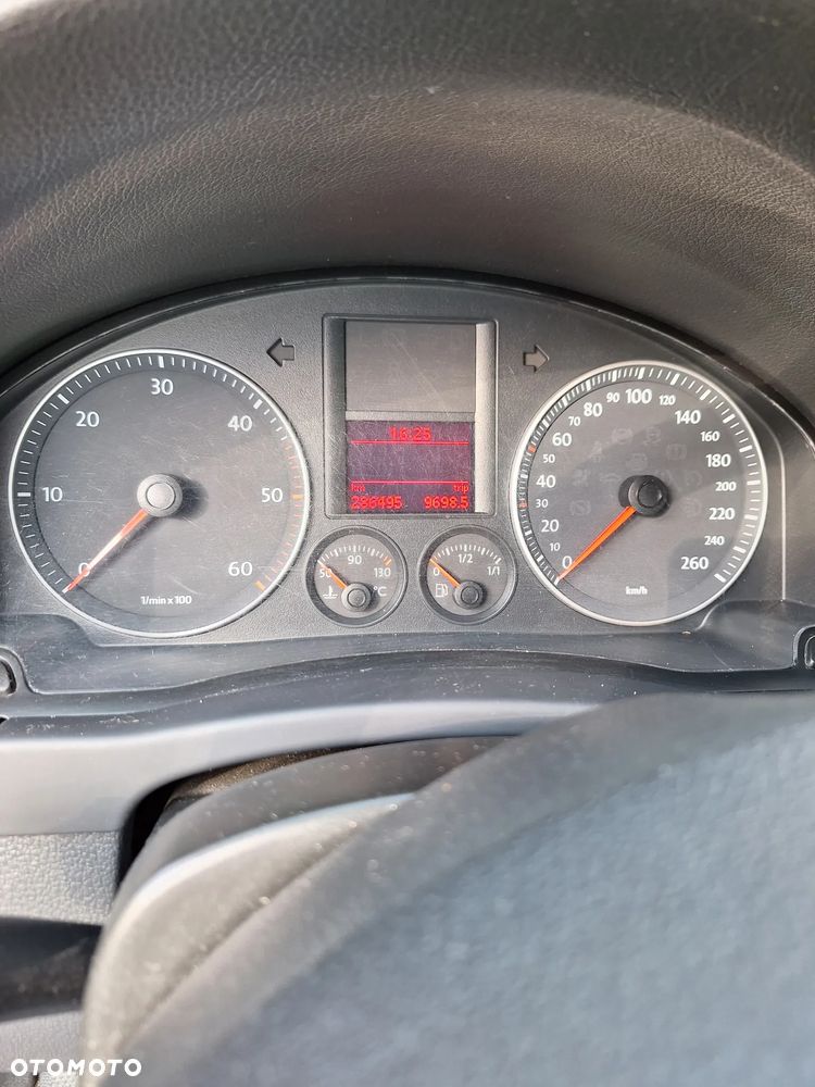 Volkswagen Golf Plus 1.9 TDI Comfortline - 4