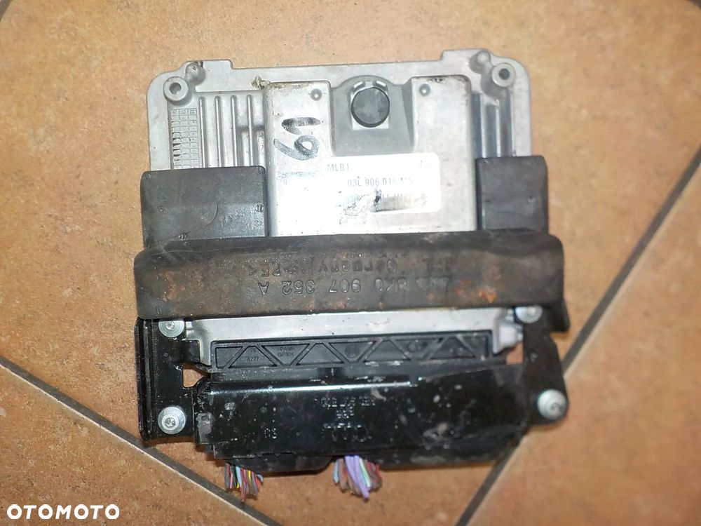 STEROWNIK SILNIKA Q5 2.0TDI 03L906018MN