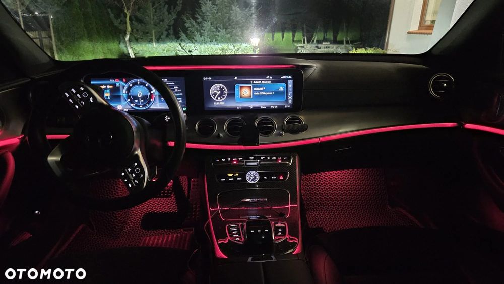 Mercedes-Benz Klasa E 220 d 4Matic T 9G-TRONIC AMG Line - 7