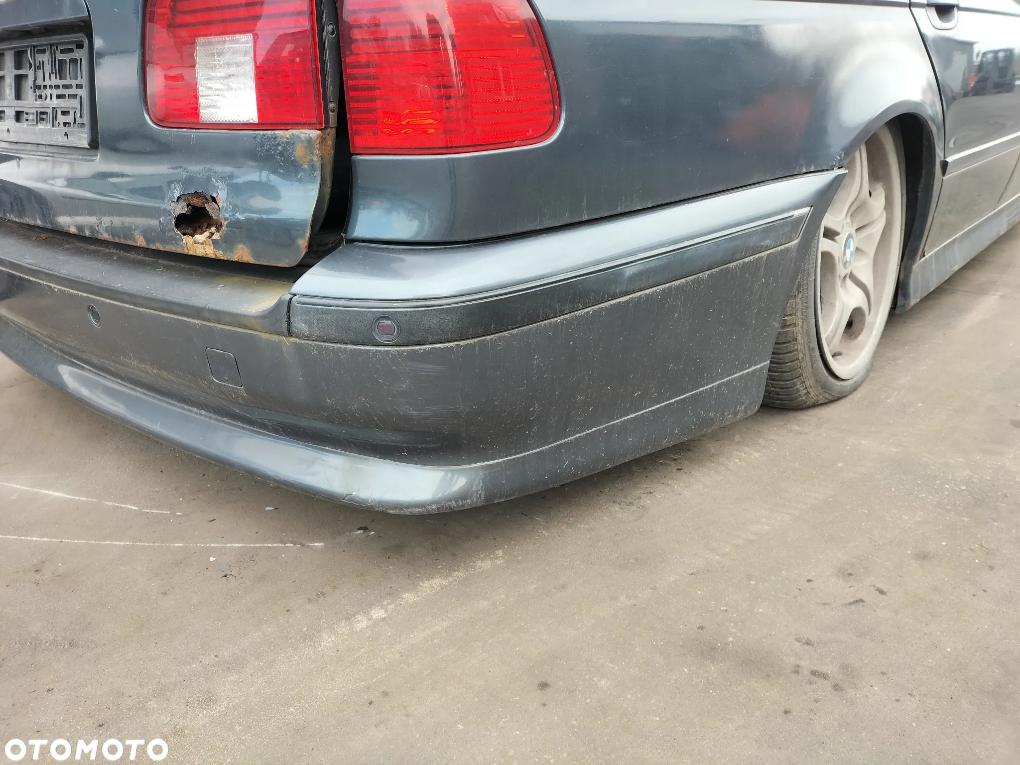 CAŁE AUTO NA CZĘŚCI RADIO LAMPY TYŁ FOTELE BMW E39 LIFT KOMBI KOD LAK. ANTHRAZIT METALIC 397/7 - 23