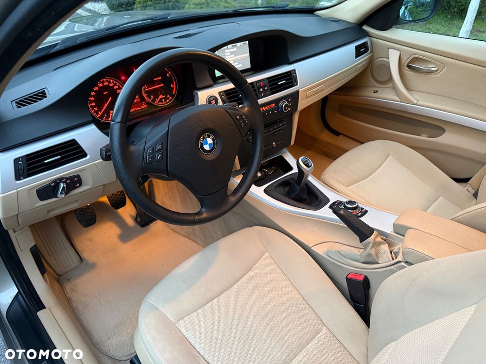 BMW Seria 3 320d - 21
