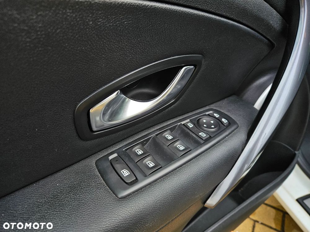 Renault Megane TCe 180 GT - 26