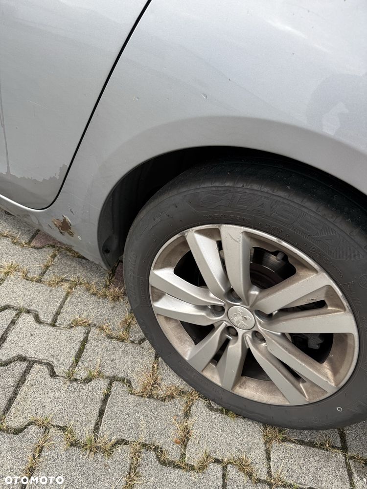 Peugeot 308 - 8