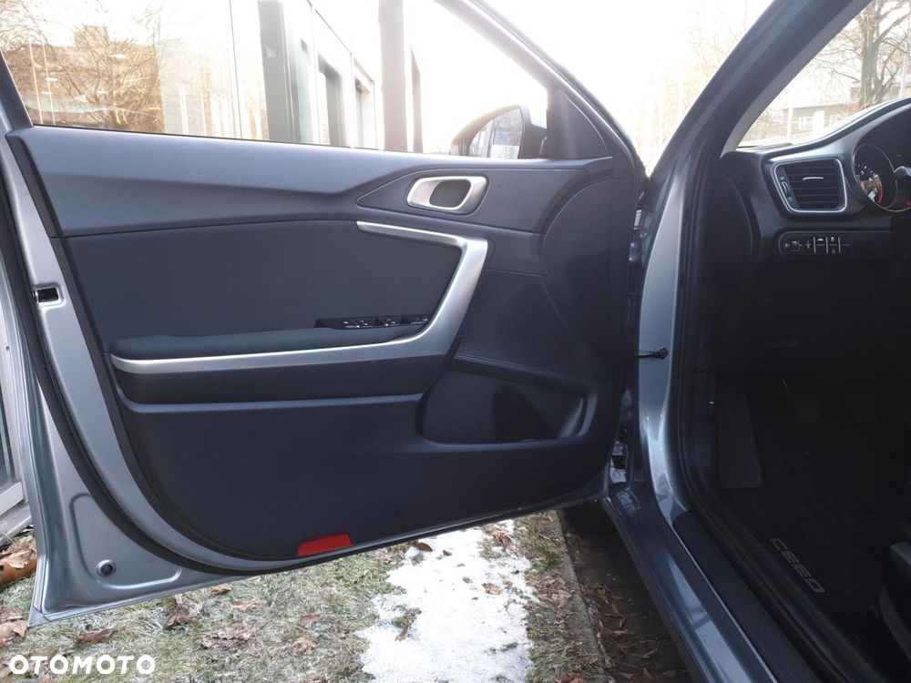 Kia Ceed 1.5 T-GDI M - 10