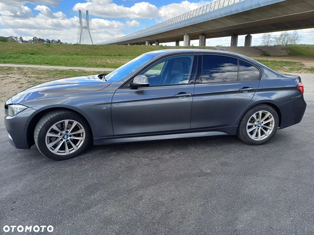 BMW Seria 3 320d M Sport - 13