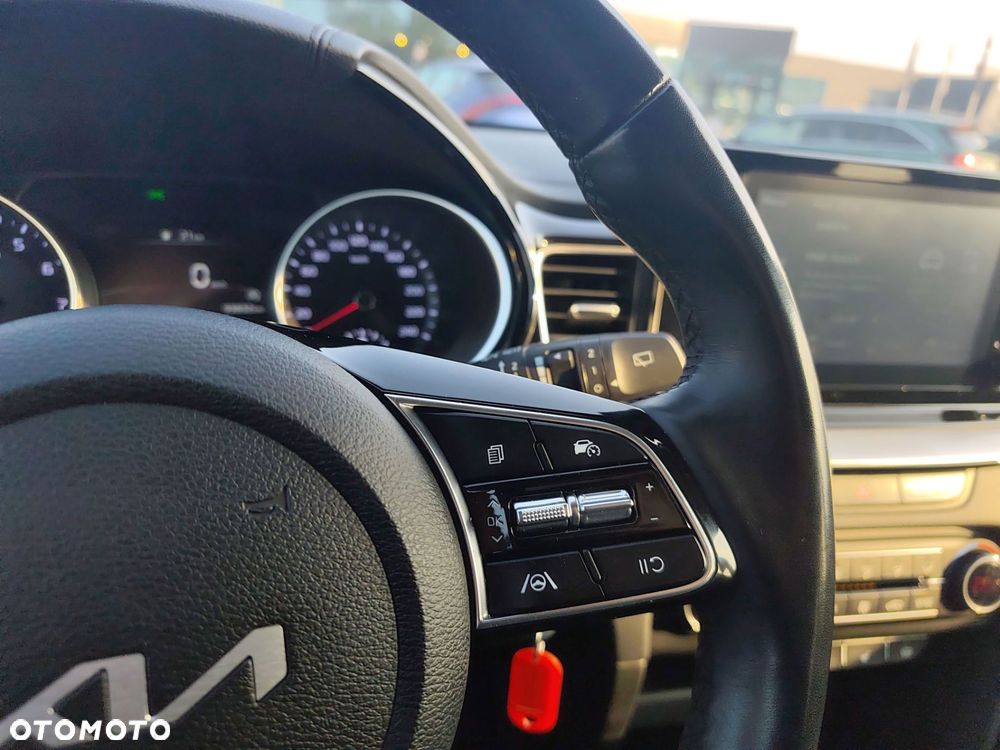 Kia Ceed - 24