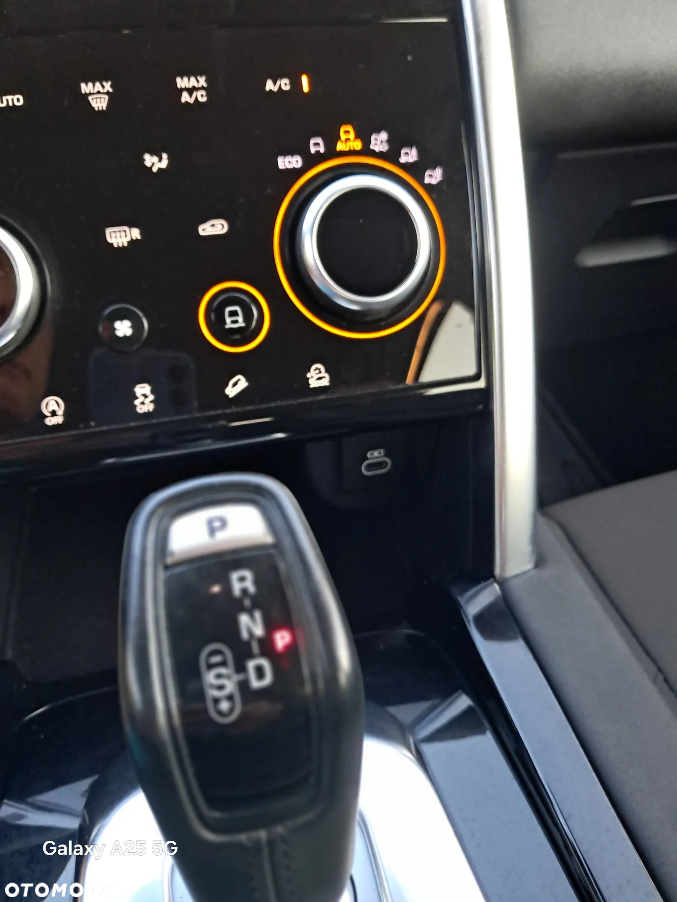 Land Rover Discovery Sport D165 Dynamic SE - 9