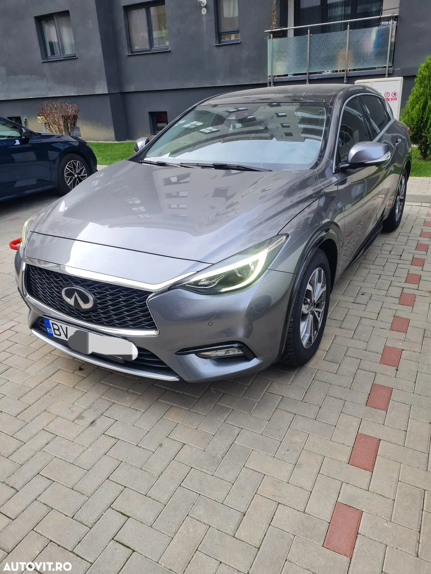 Infiniti Q30 1.6t DCT Luxe - 6