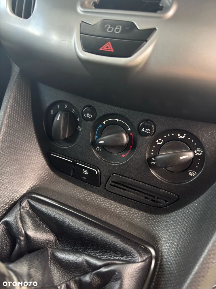 Ford Transit Connect 210 L2 Ambiente - 17