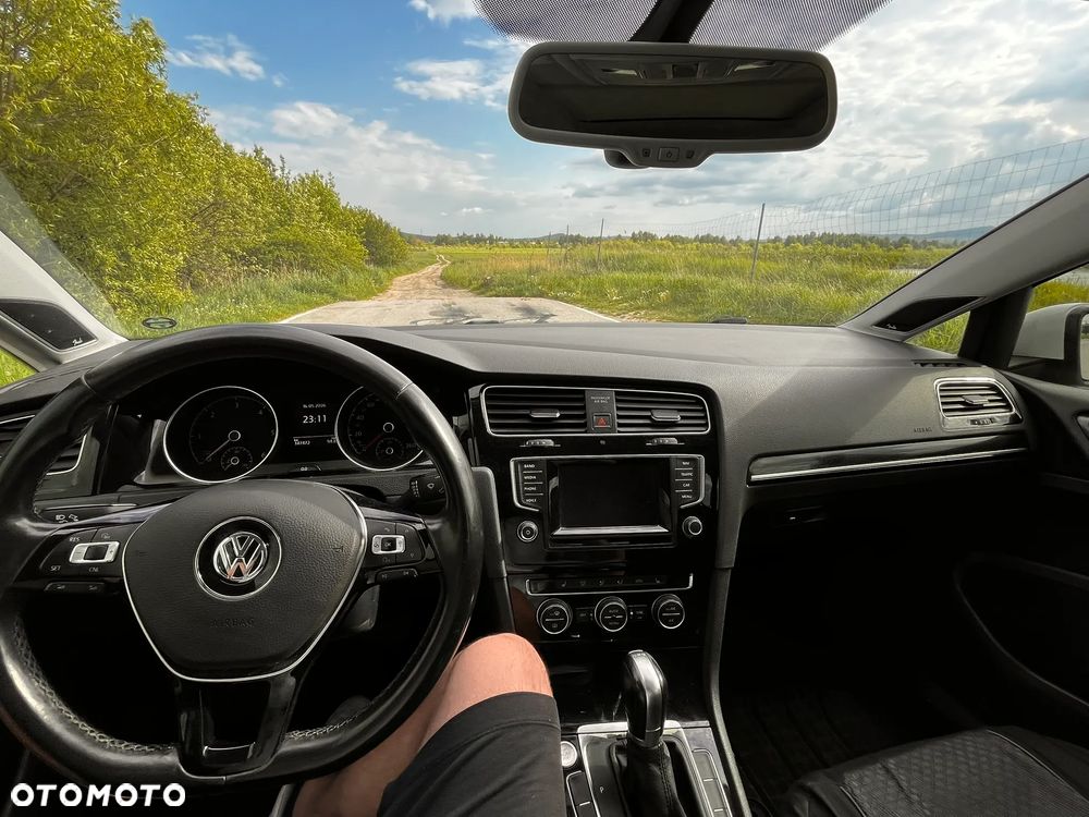 Volkswagen Golf - 11