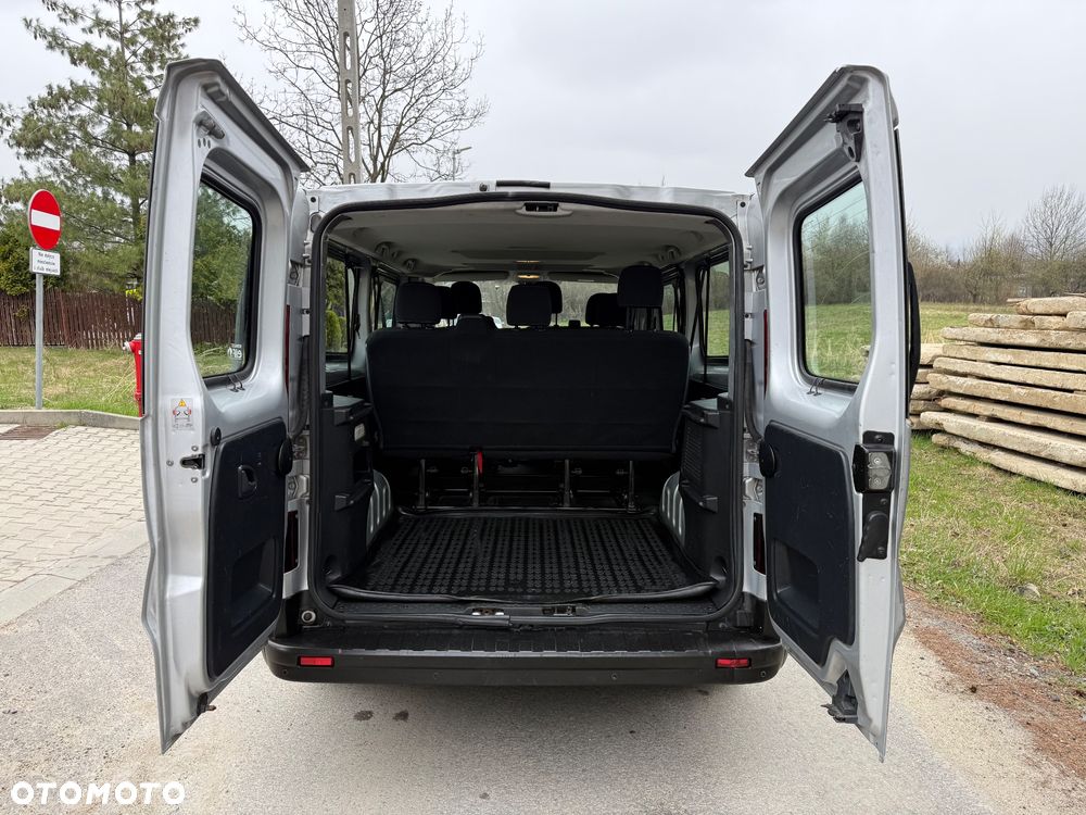 Volkswagen Caravelle - 17