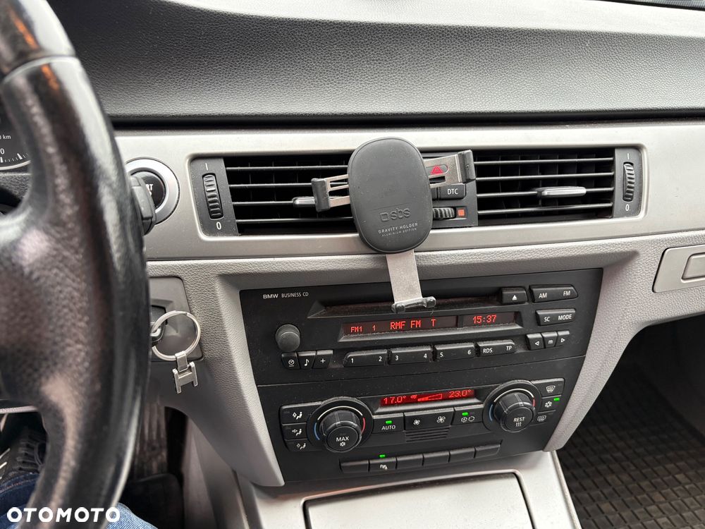 BMW Seria 3 320i - 10