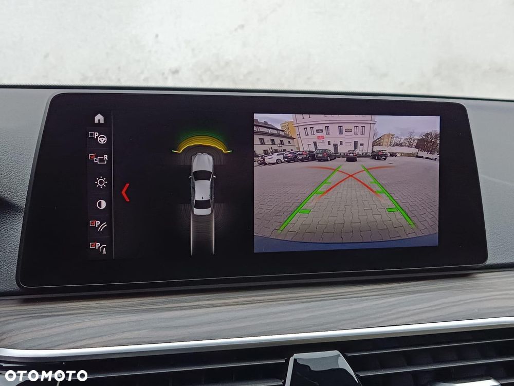 BMW Seria 5 530i Sport Line sport - 26